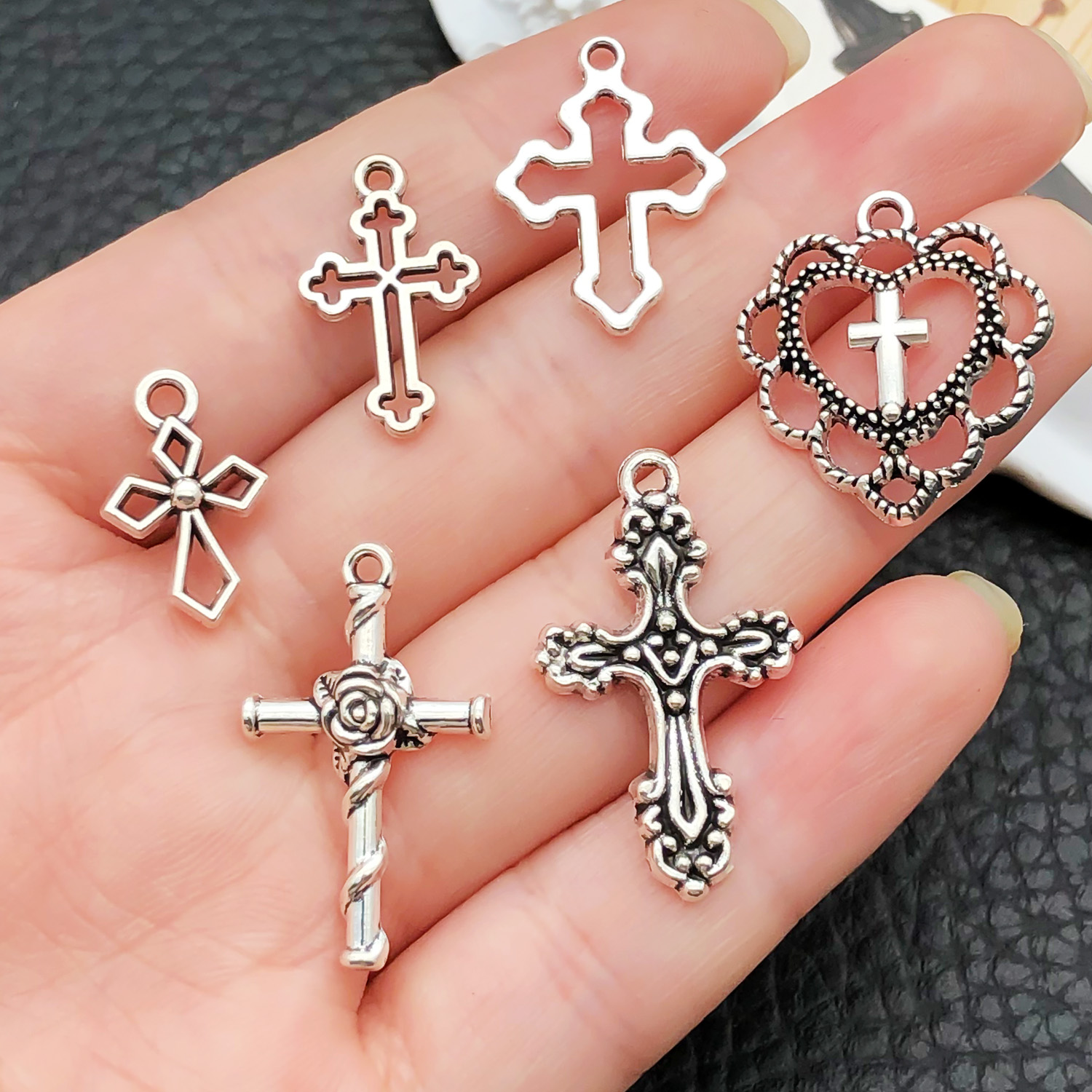 52pcs Assorted Cross Pendants  – Jewelry Making Online Bewertung und Preis