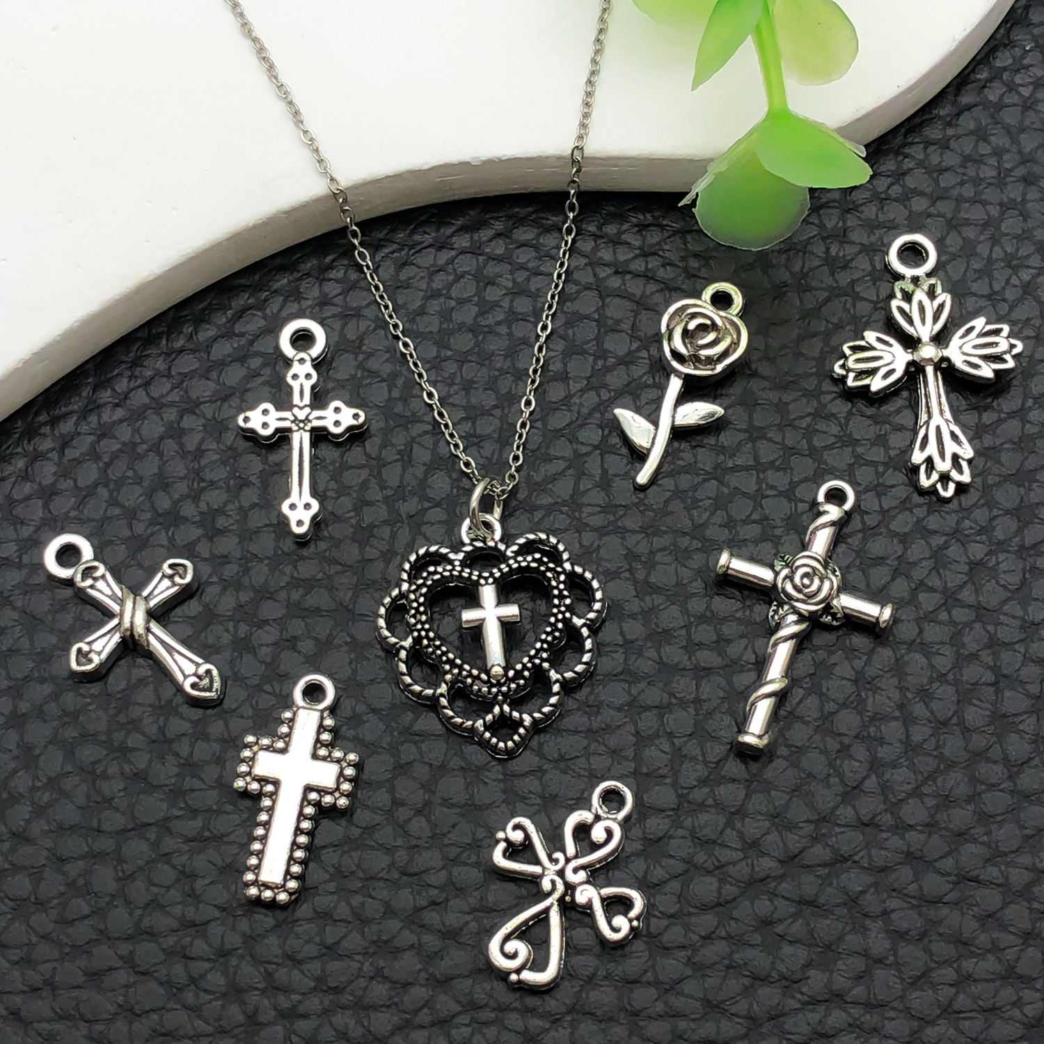 52pcs Assorted Cross Pendants  – Jewelry Making Online Bewertung und Preis